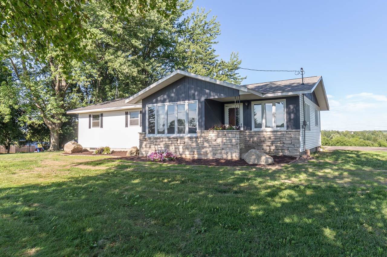 224001 Cardinal Lane - Photo 1