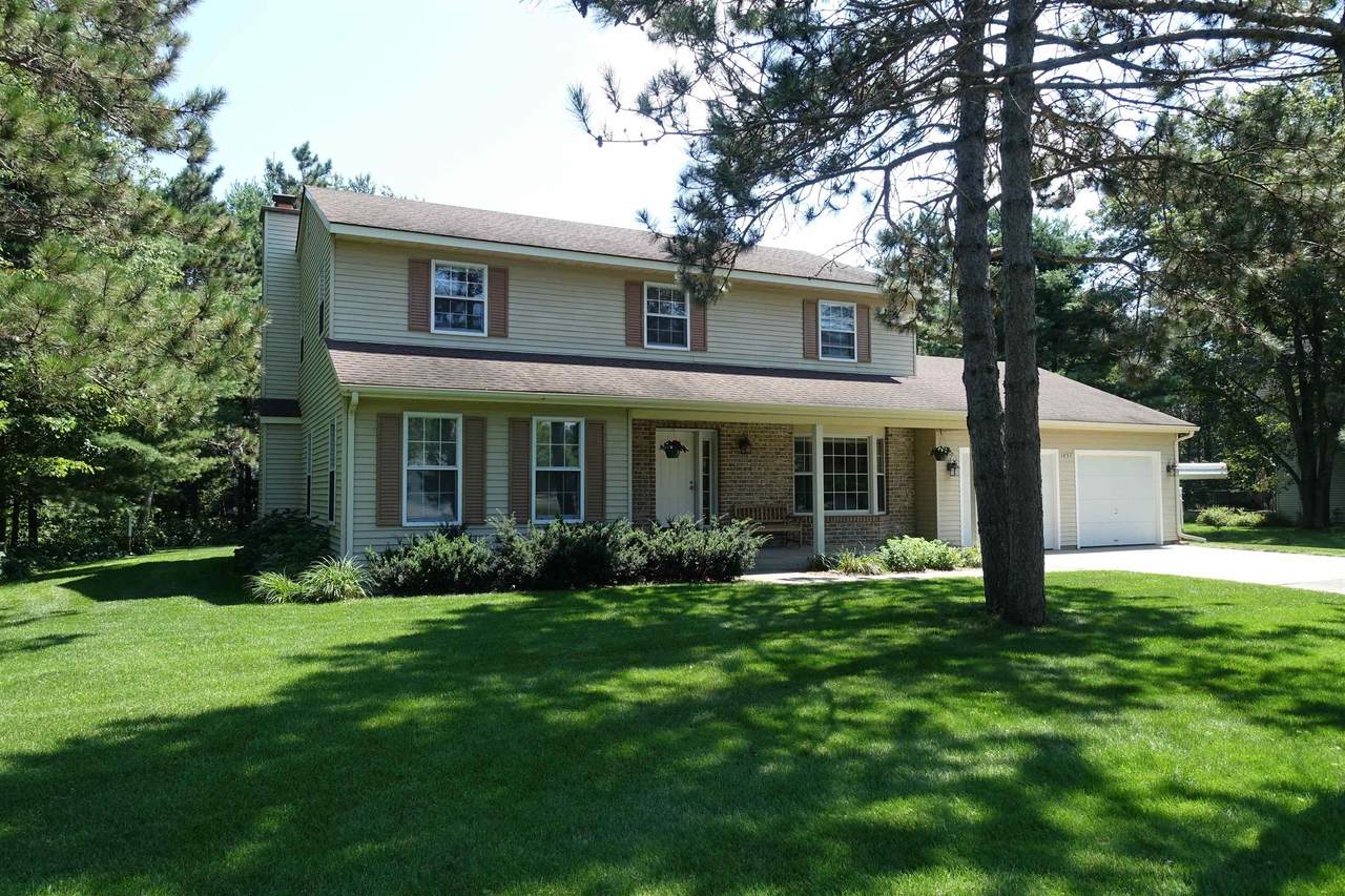 1457 Somerset Drive - Photo 1