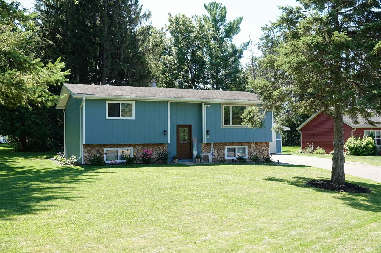 901 Highland Lane - Photo 1