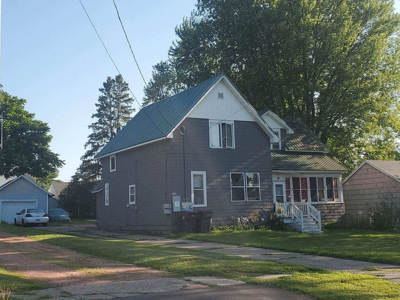 909 Blodgett Street - Photo 1