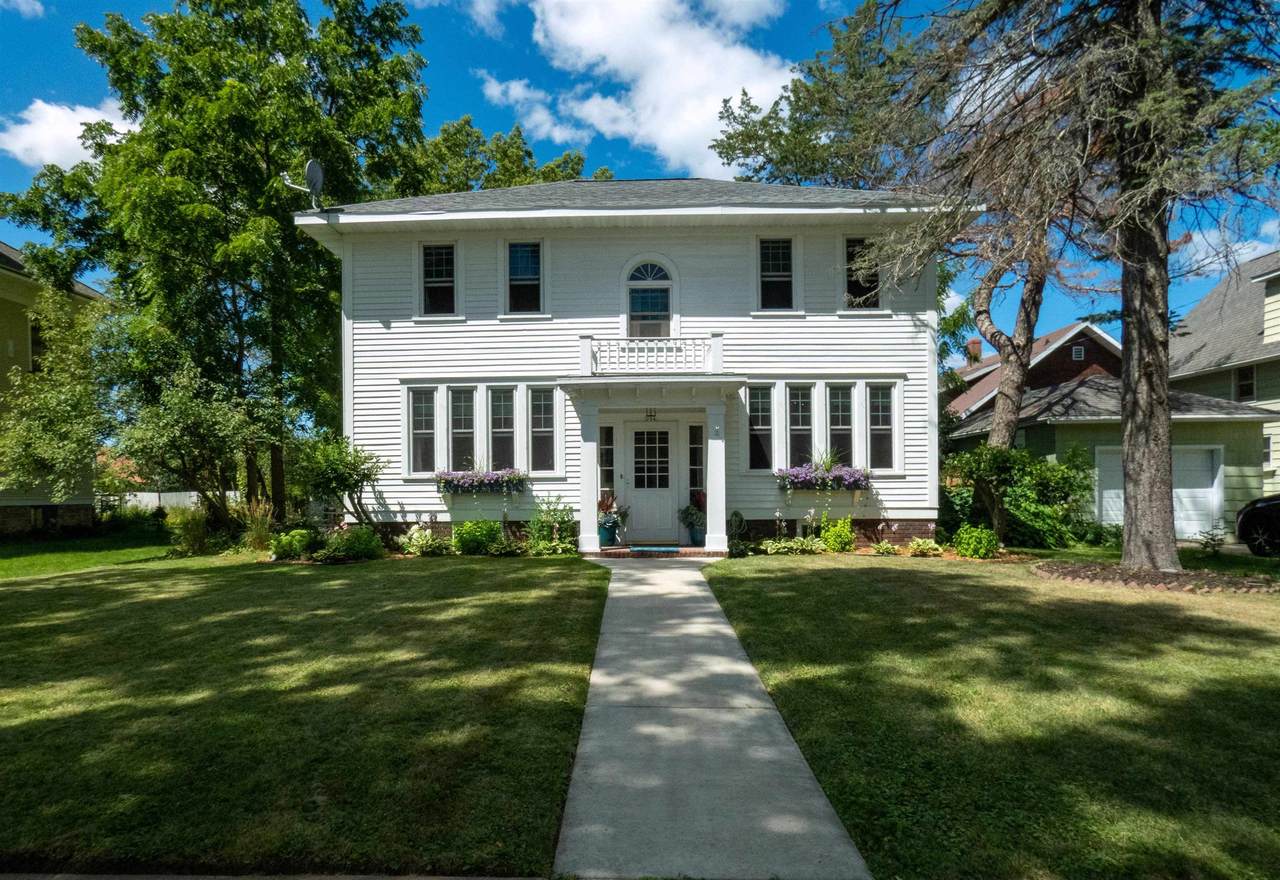 204 Cherry Avenue - Photo 1