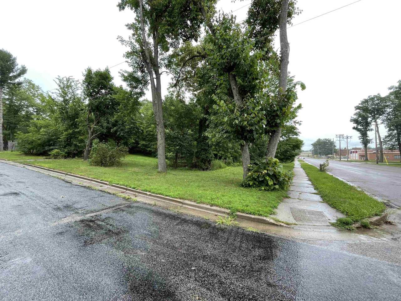 1960 Gaynor Avenue - Photo 1