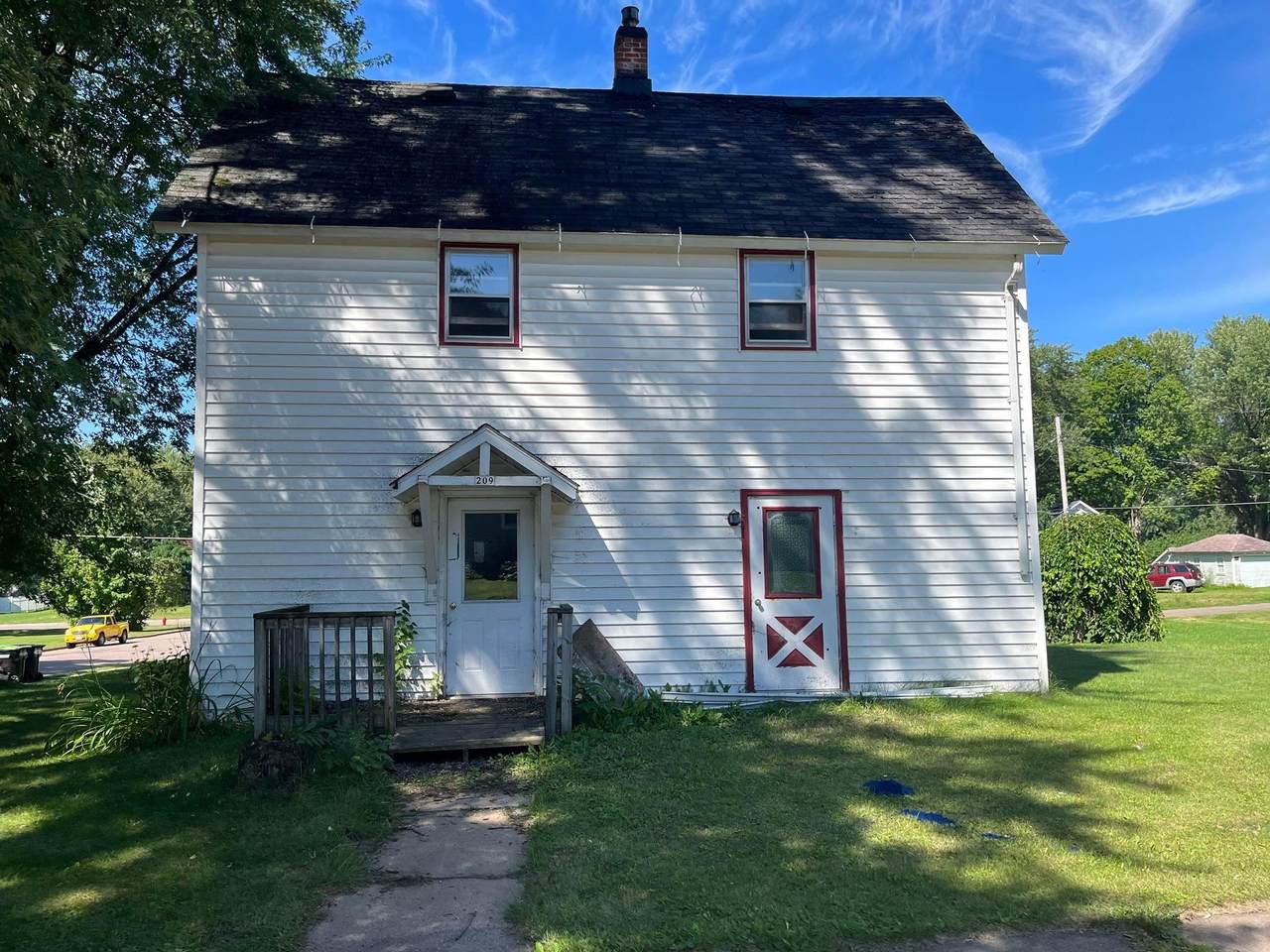 209 Crocker Avenue - Photo 1