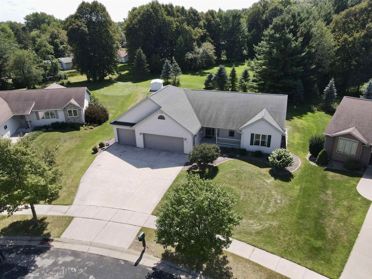 706 Eastside Circle - Photo 1