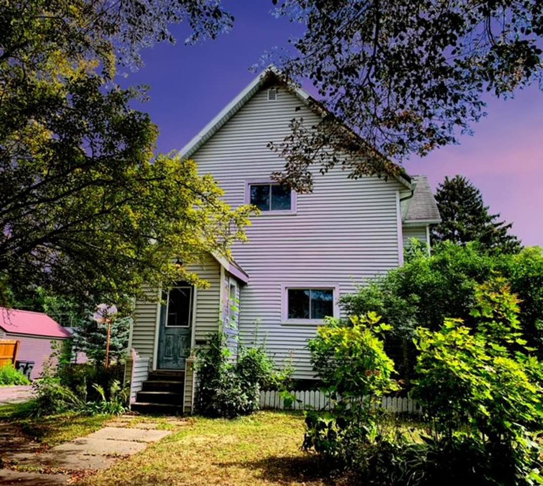 907 Cedar Avenue - Photo 1