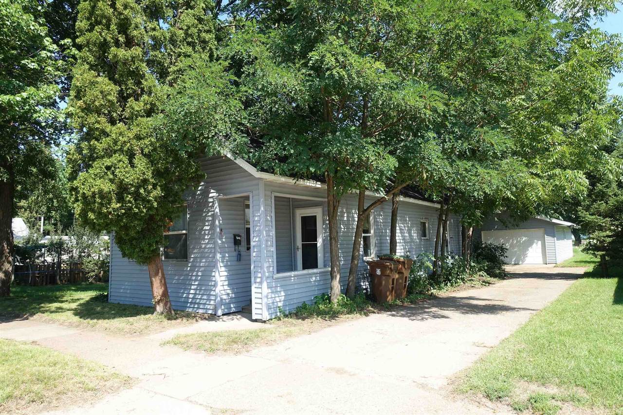 2233 Illinois Avenue - Photo 1