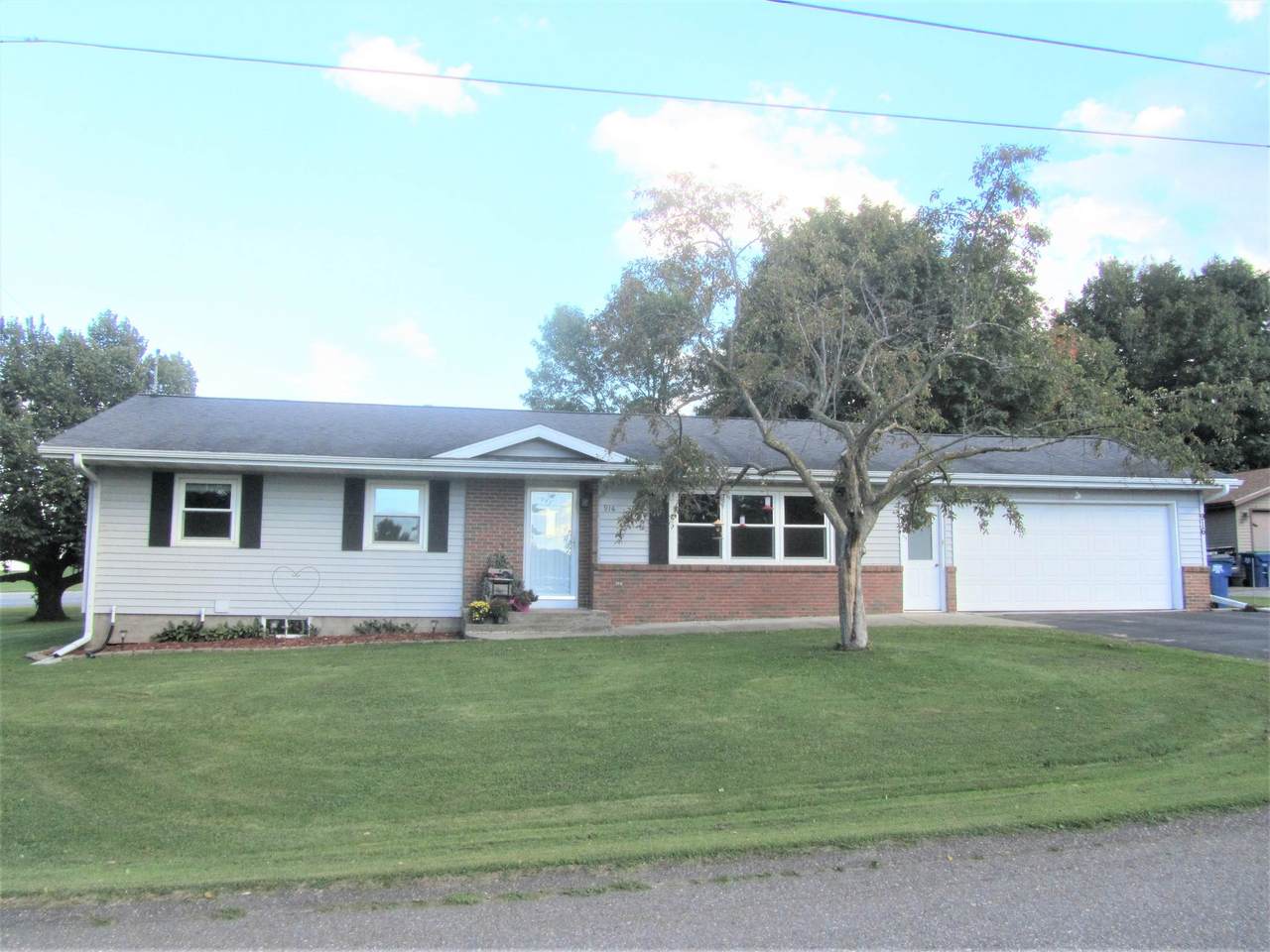 916 Walnut Street - Photo 1