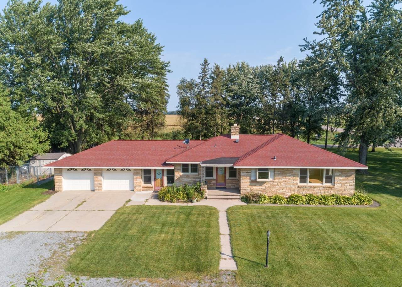 1590 County Road J North - Photo 1