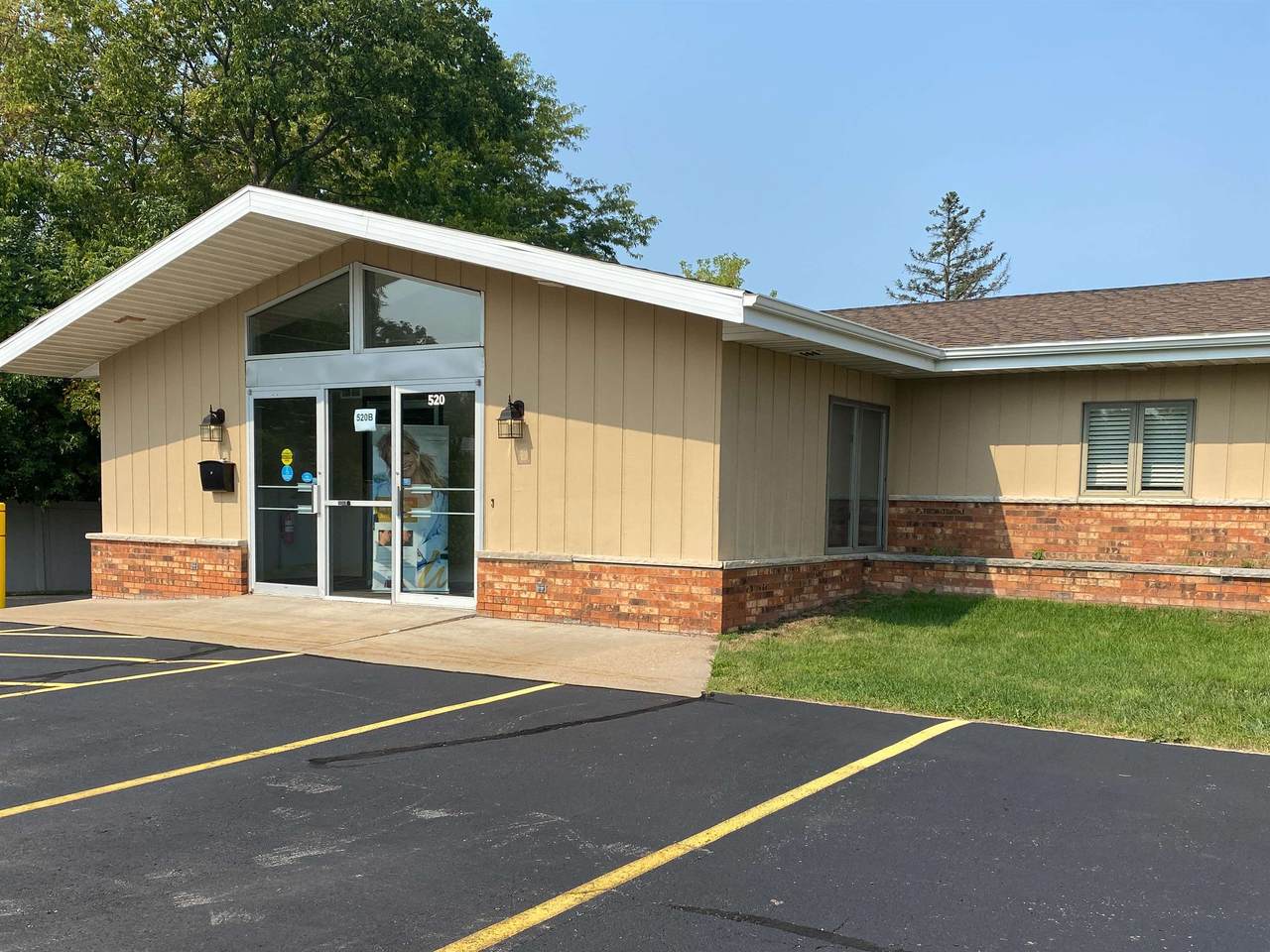 520A Vincent Street - Photo 1
