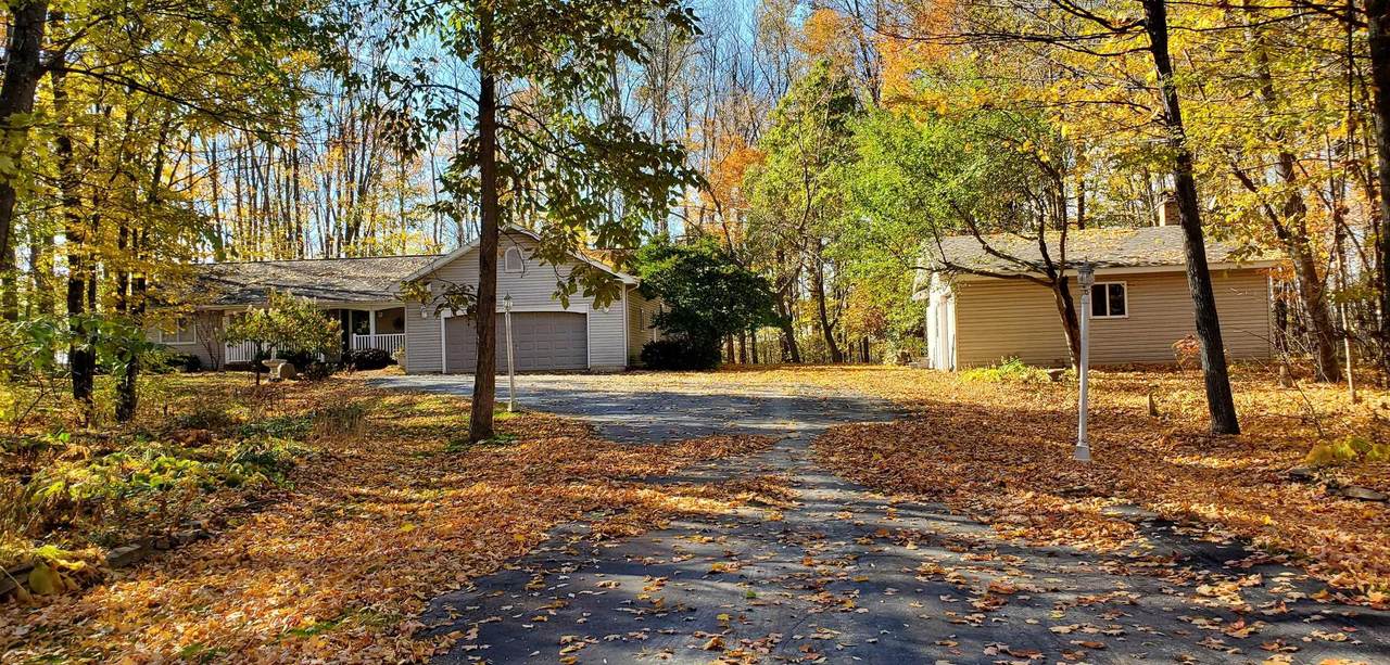 203682 Bauer Drive - Photo 1