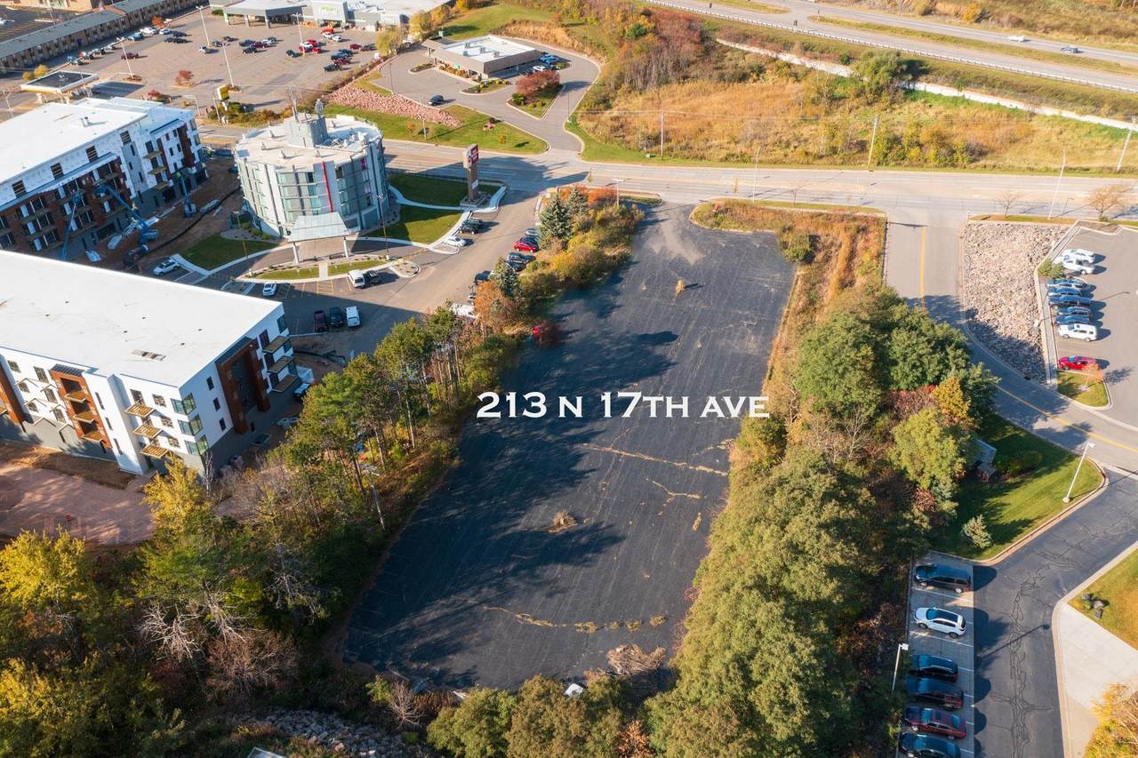 213 17TH AVENUE - Photo 1
