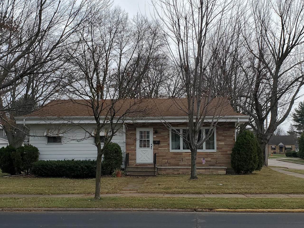 713 Peach Avenue - Photo 1