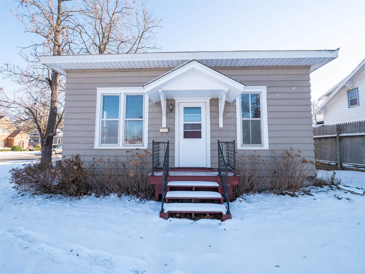 1505 Division Street - Photo 1