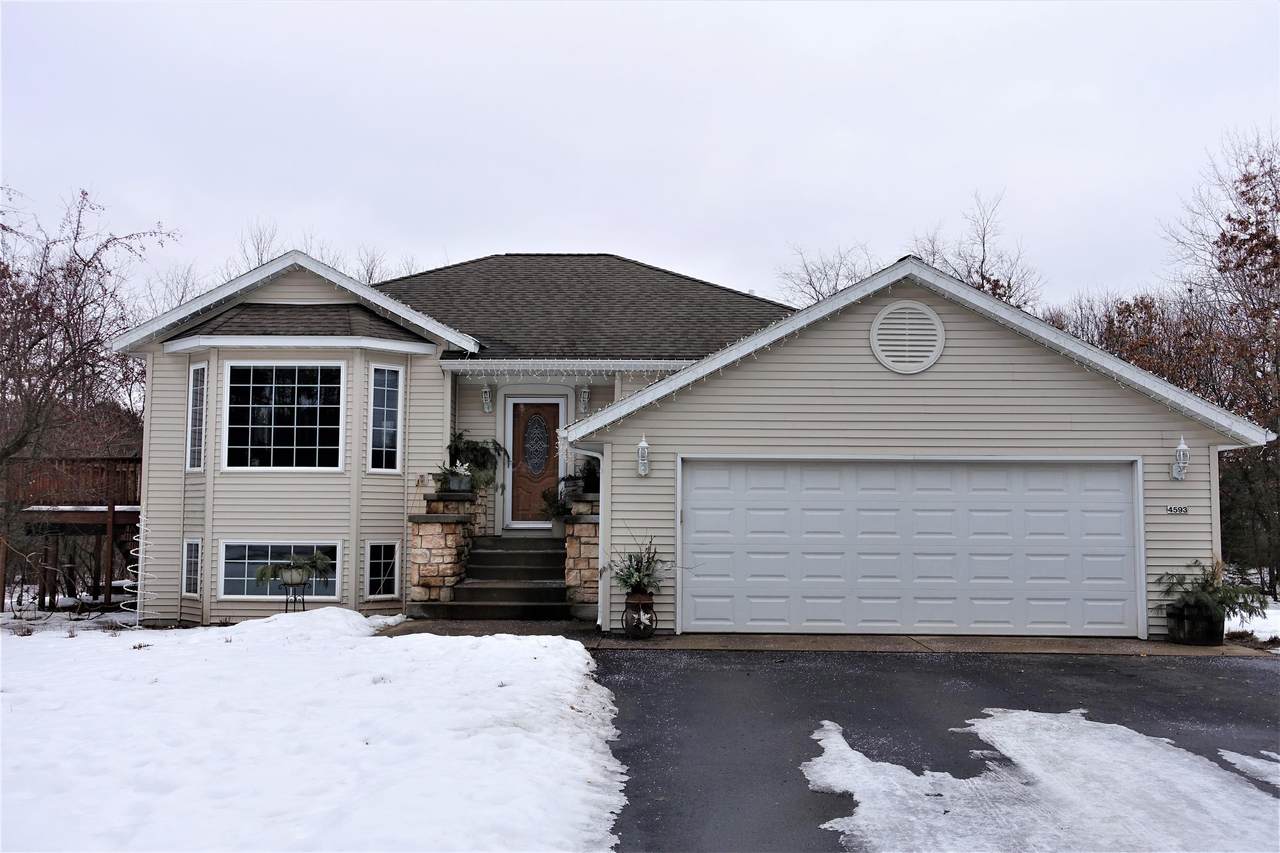 4593 Ravenwood Drive - Photo 1