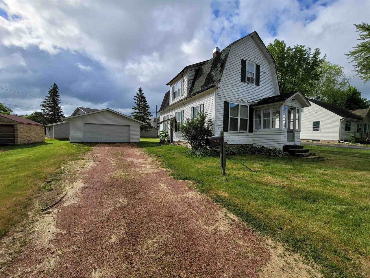 911 Maple Avenue - Photo 1