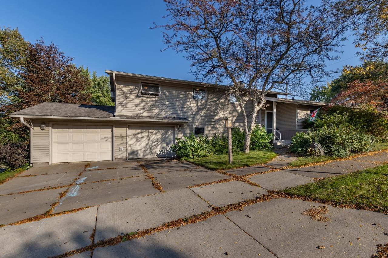 329 12TH AVENUE - Photo 1