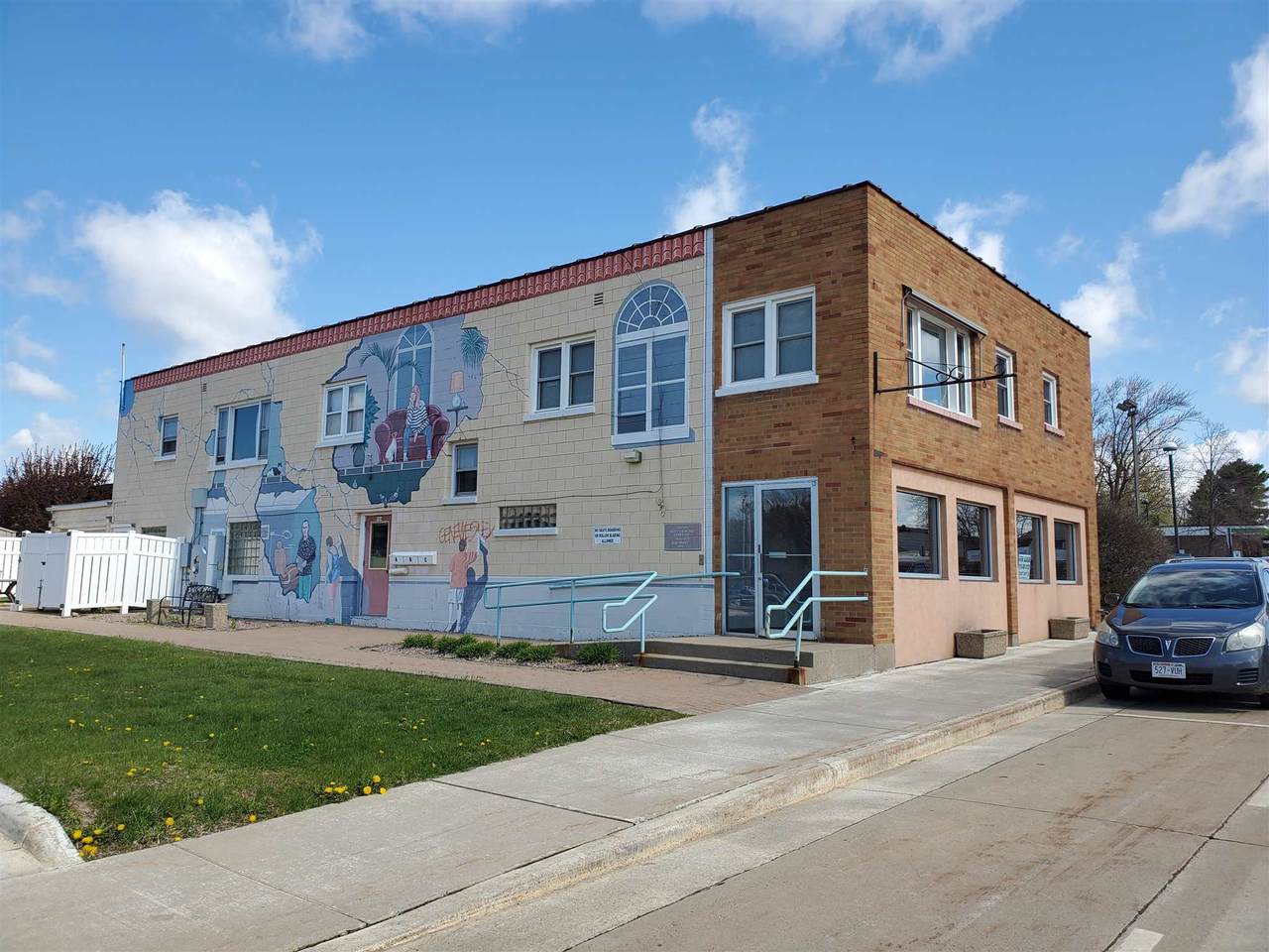 504 Chestnut Avenue - Photo 1