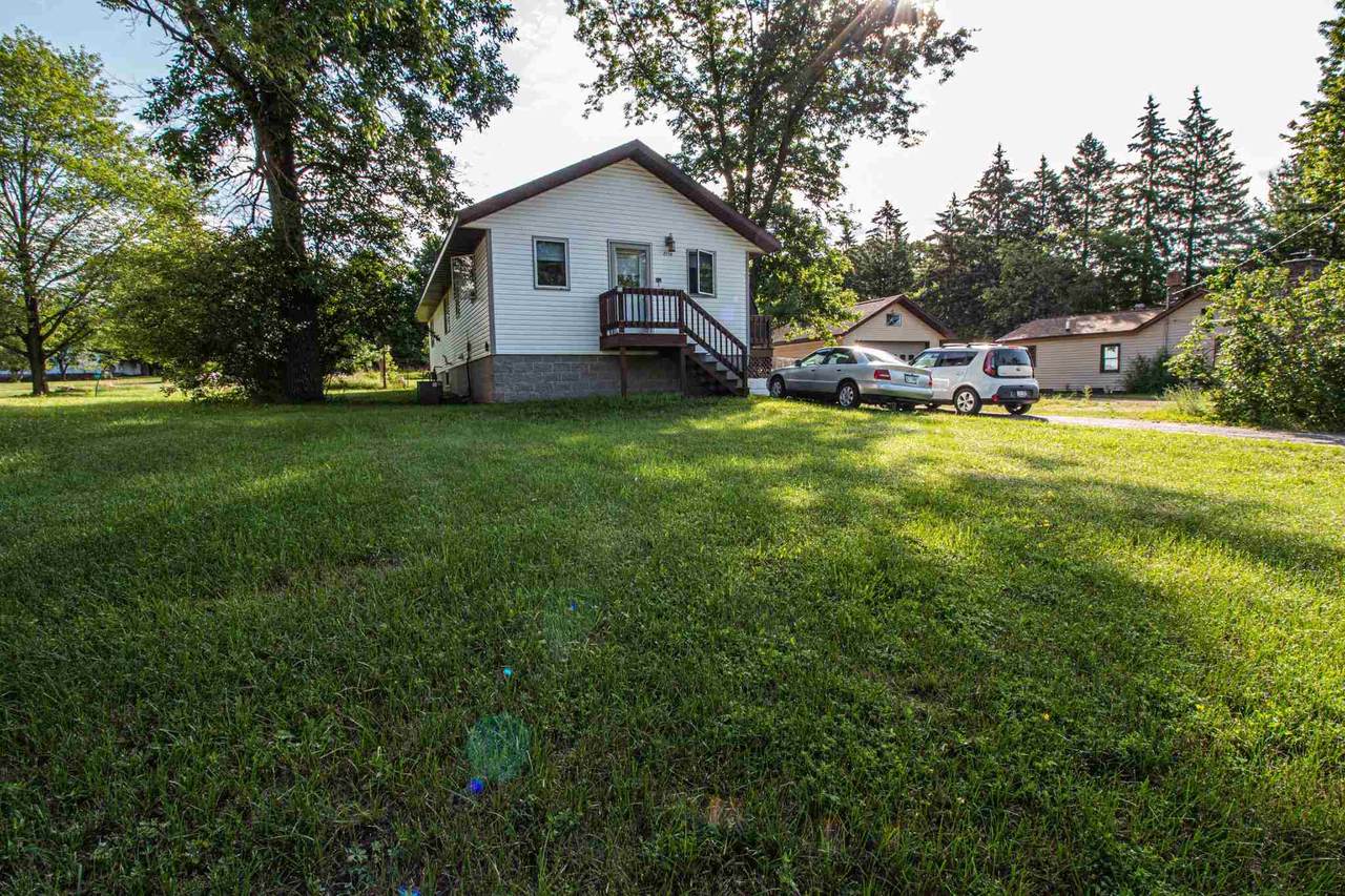 2710 Bonow Avenue - Photo 1