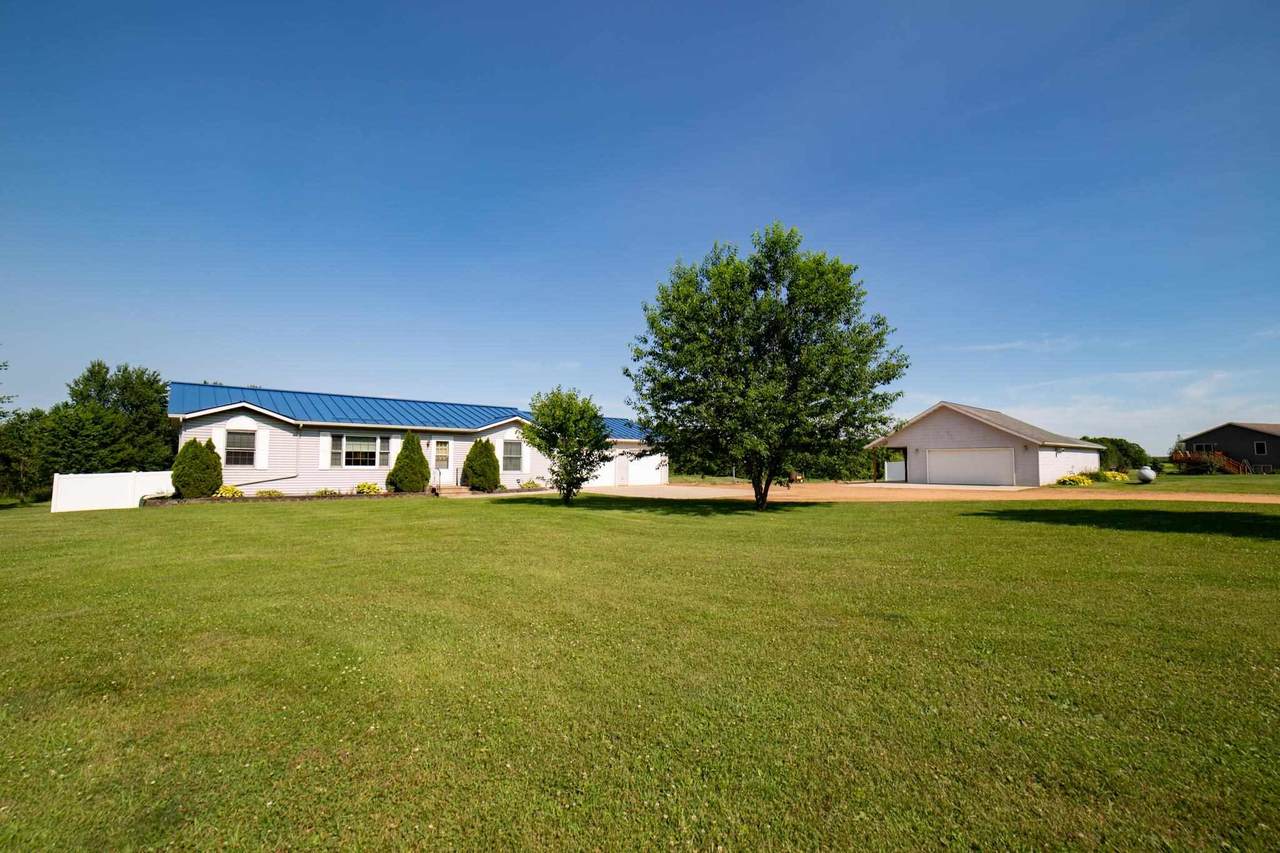 227031 Hilldale Drive - Photo 1