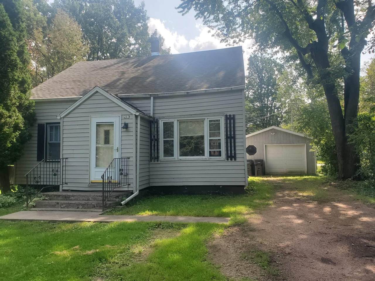 207 Elm Avenue - Photo 1