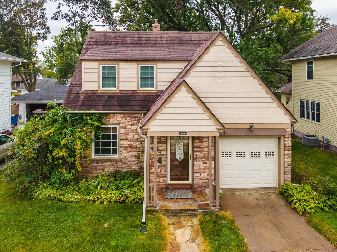 131 Eau Claire Boulevard - Photo 1