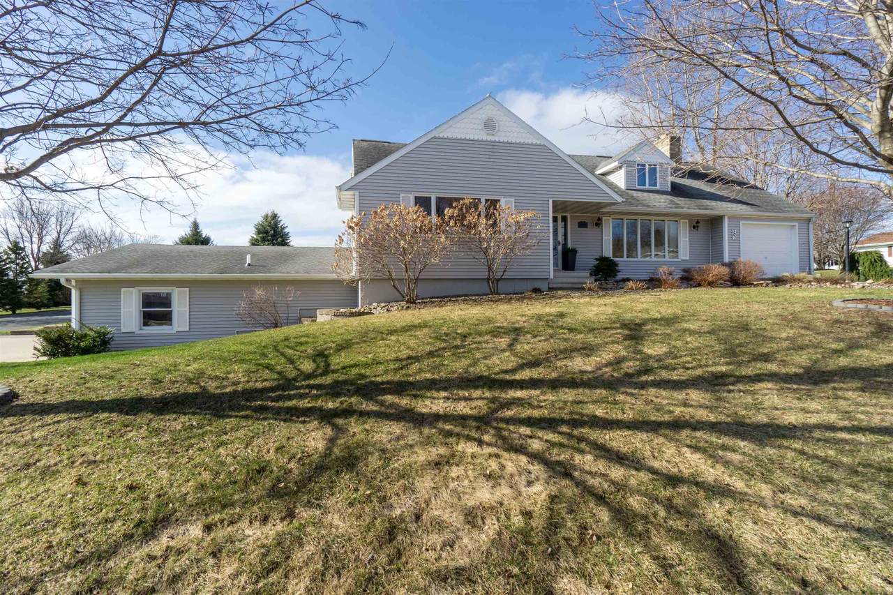 301 10TH STREET - Photo 1