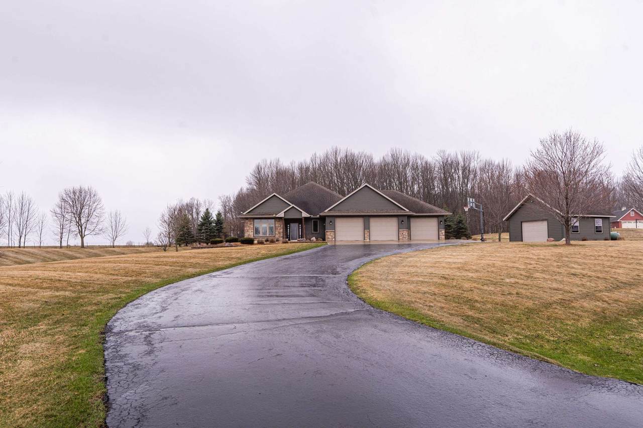 206352 Rusty Road - Photo 1