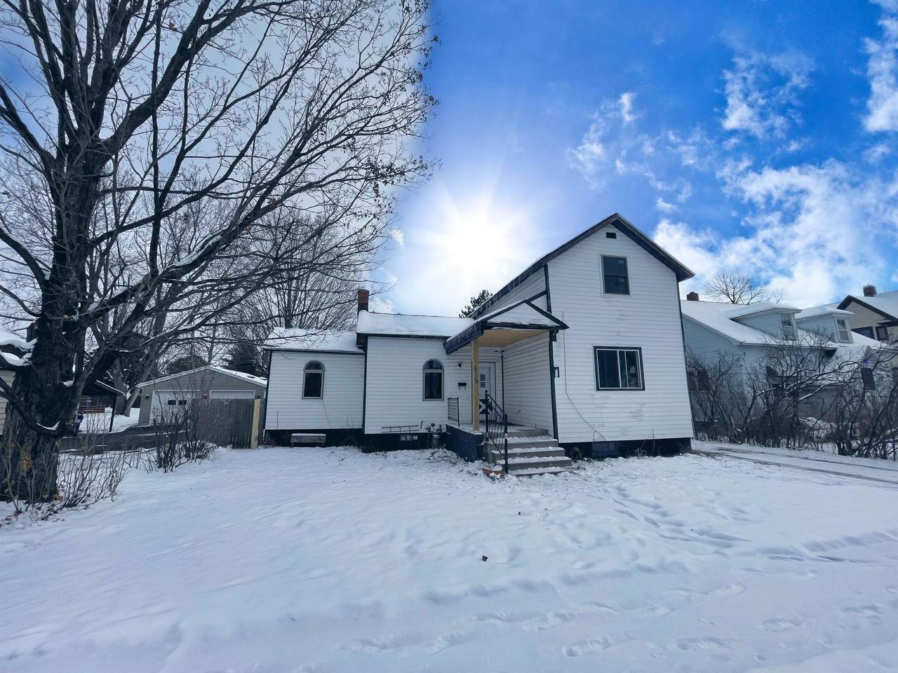 615 Moreland Avenue - Photo 1