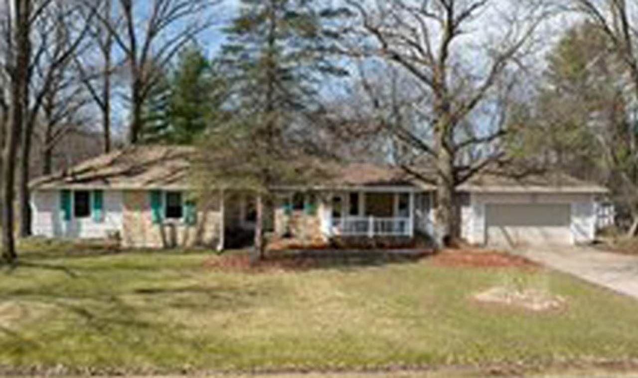 718 Drake Avenue - Photo 1