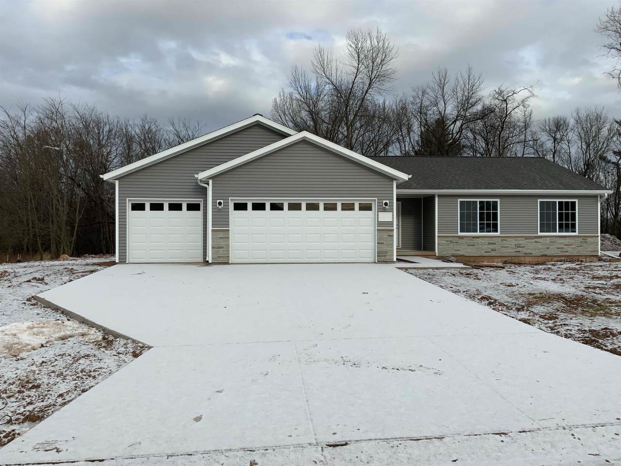 4290 Landcaster Road - Photo 1