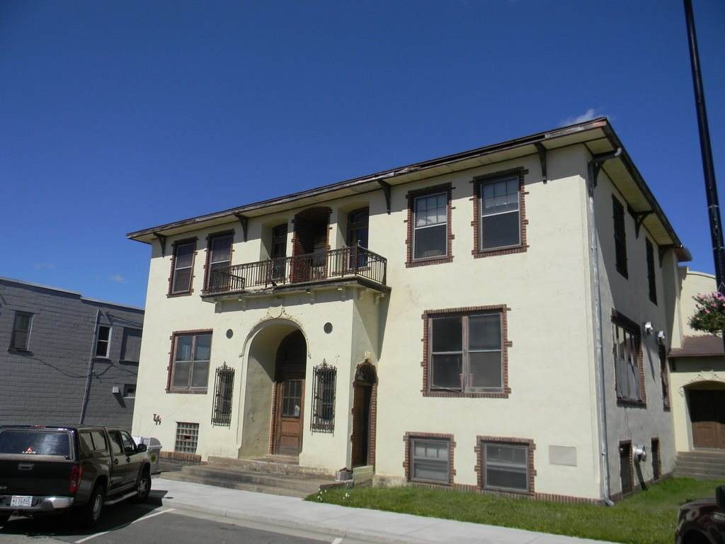 112 1ST STREET - Photo 1