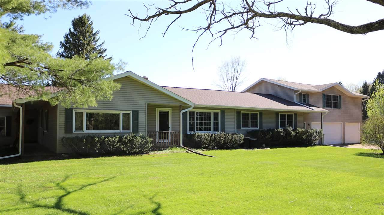 W13347 Hayes Road - Photo 1