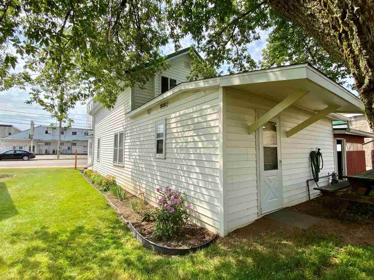 220 Redwood Street - Photo 1