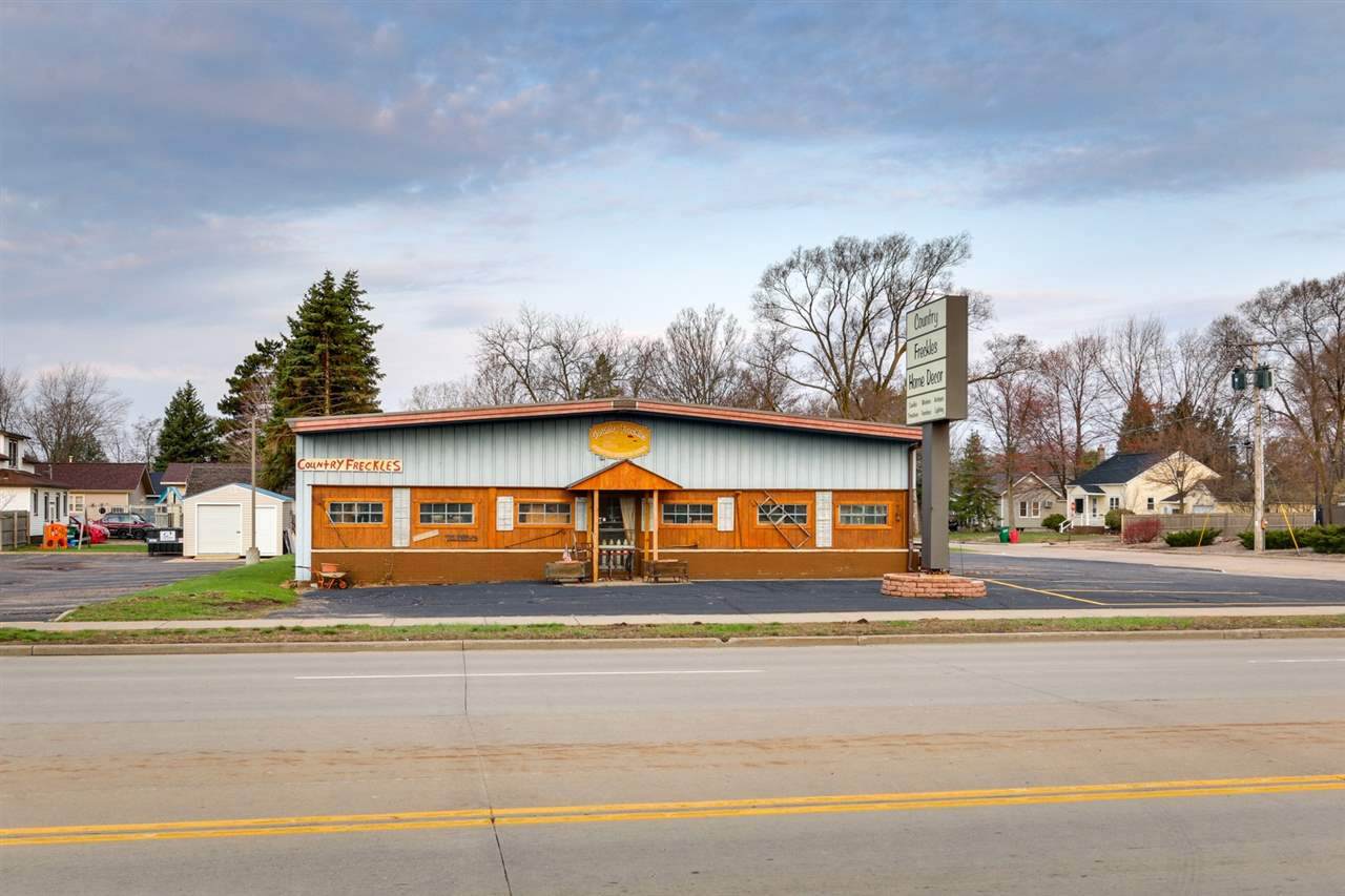 1010 8TH STREET - Photo 1