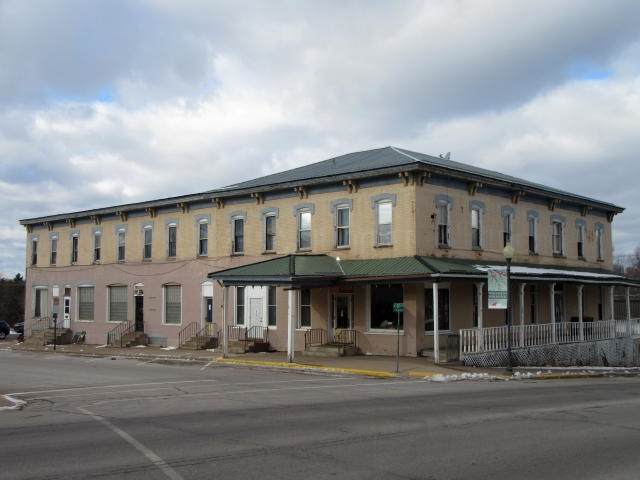 105 7TH STREET - Photo 1