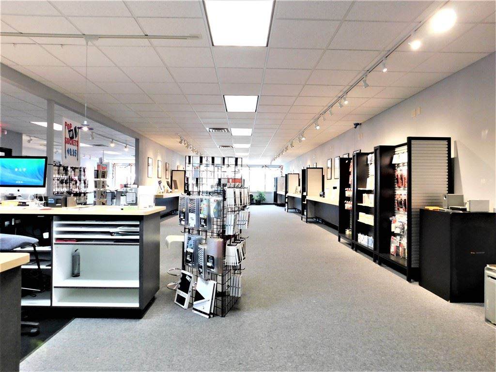 1000 17TH AVENUE - Photo 1
