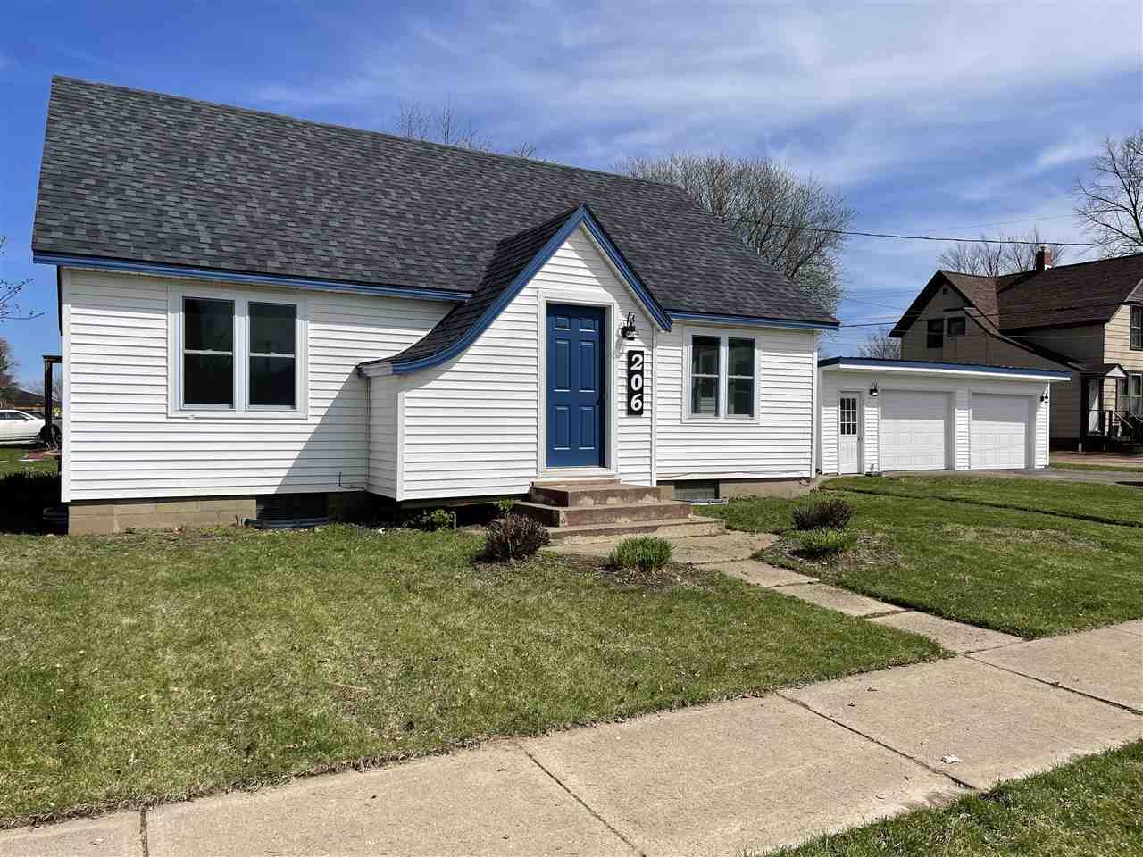 206 Wisconsin Street - Photo 1