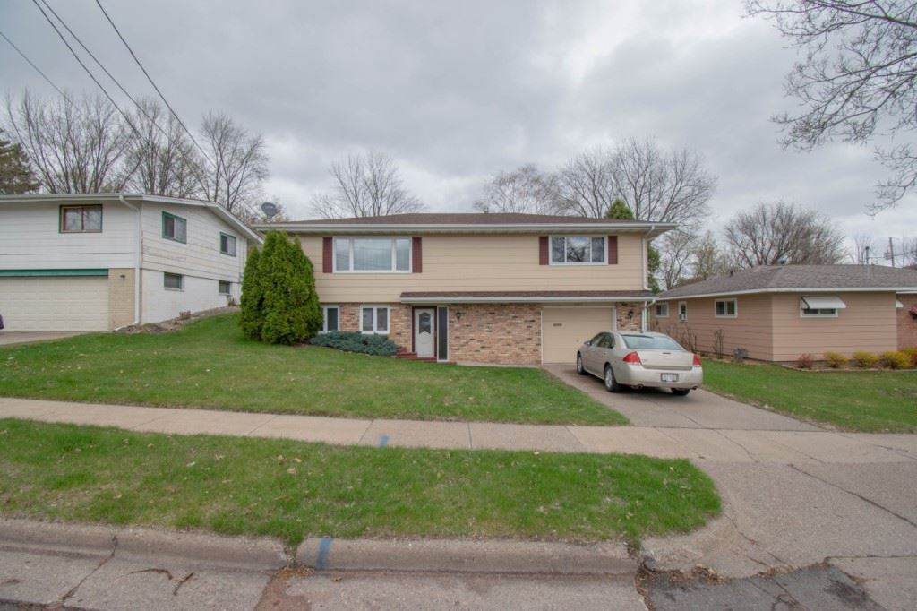 1207 4TH AVENUE - Photo 1