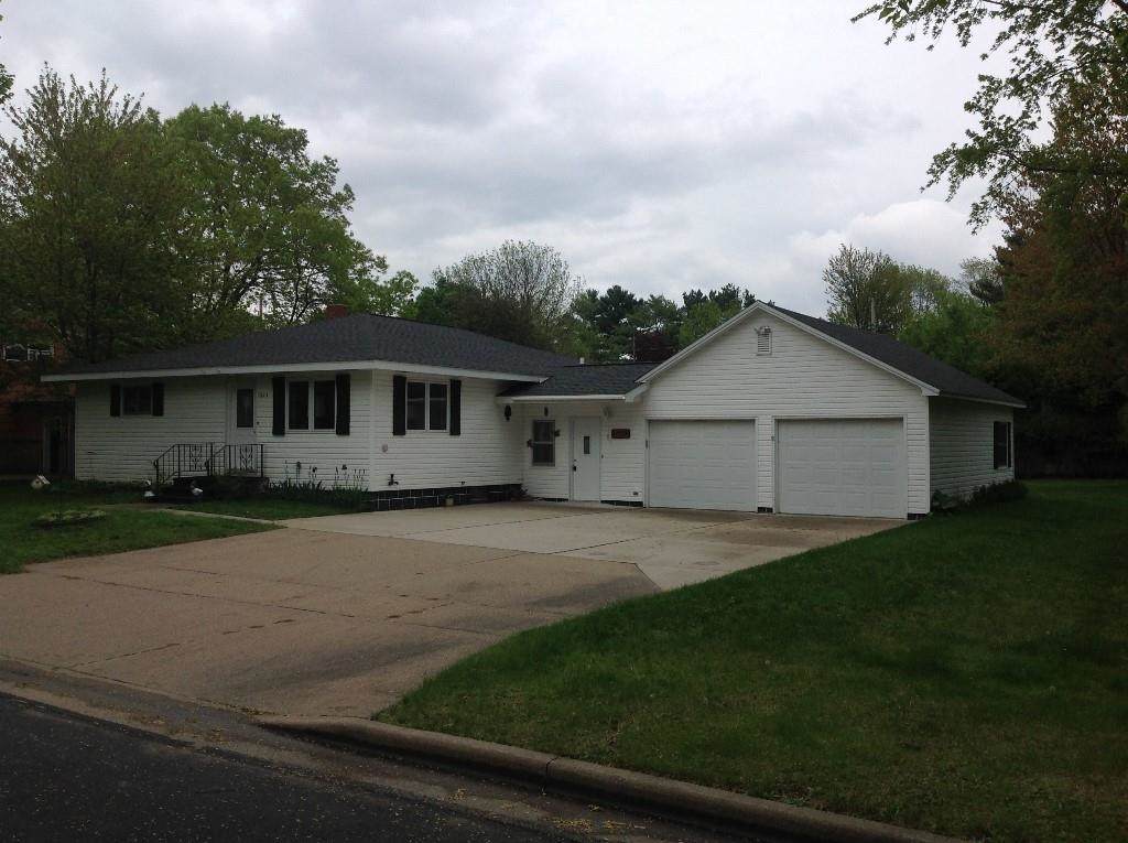 1613 Becher Drive - Photo 1