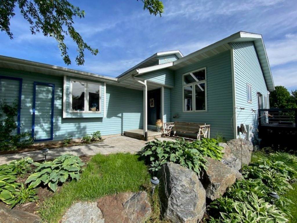 796 Fairway Drive - Photo 1