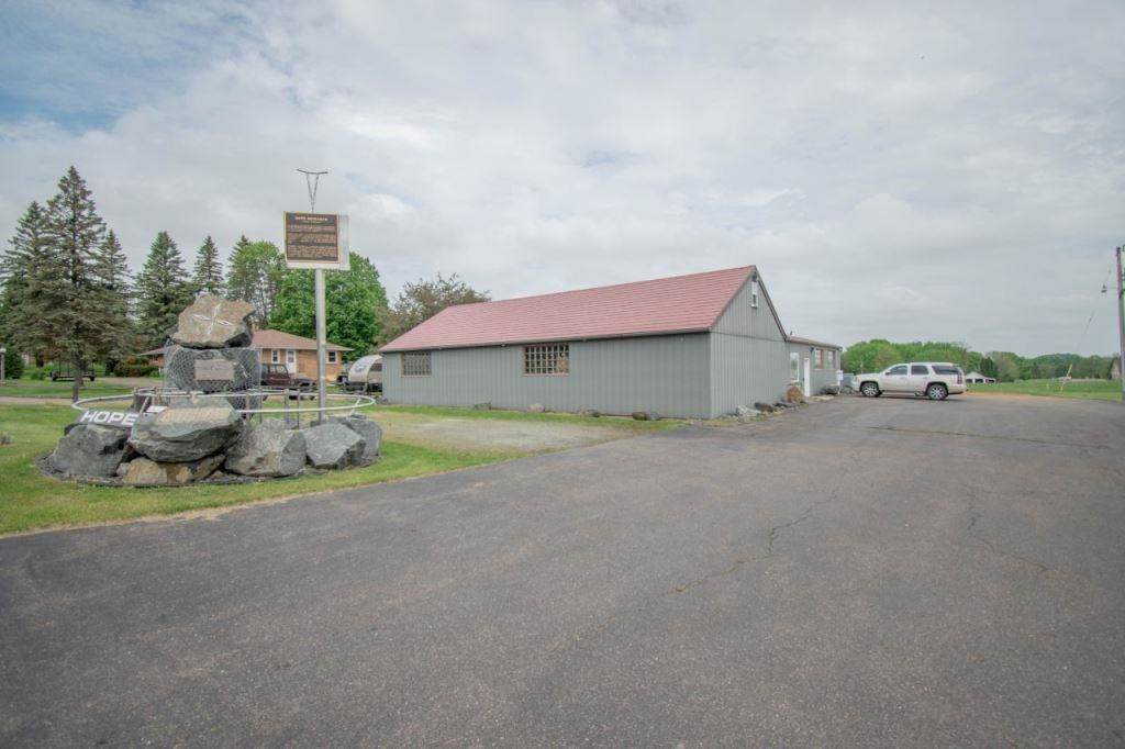 704 Pine Street - Photo 1