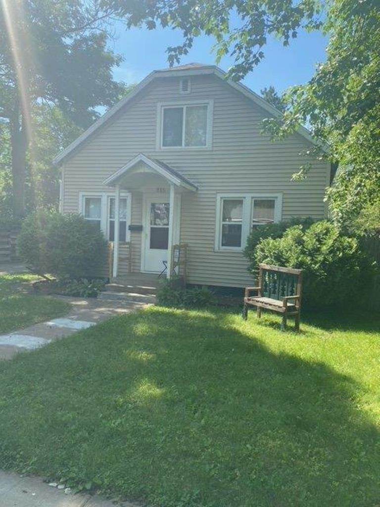 215 Ross Avenue - Photo 1