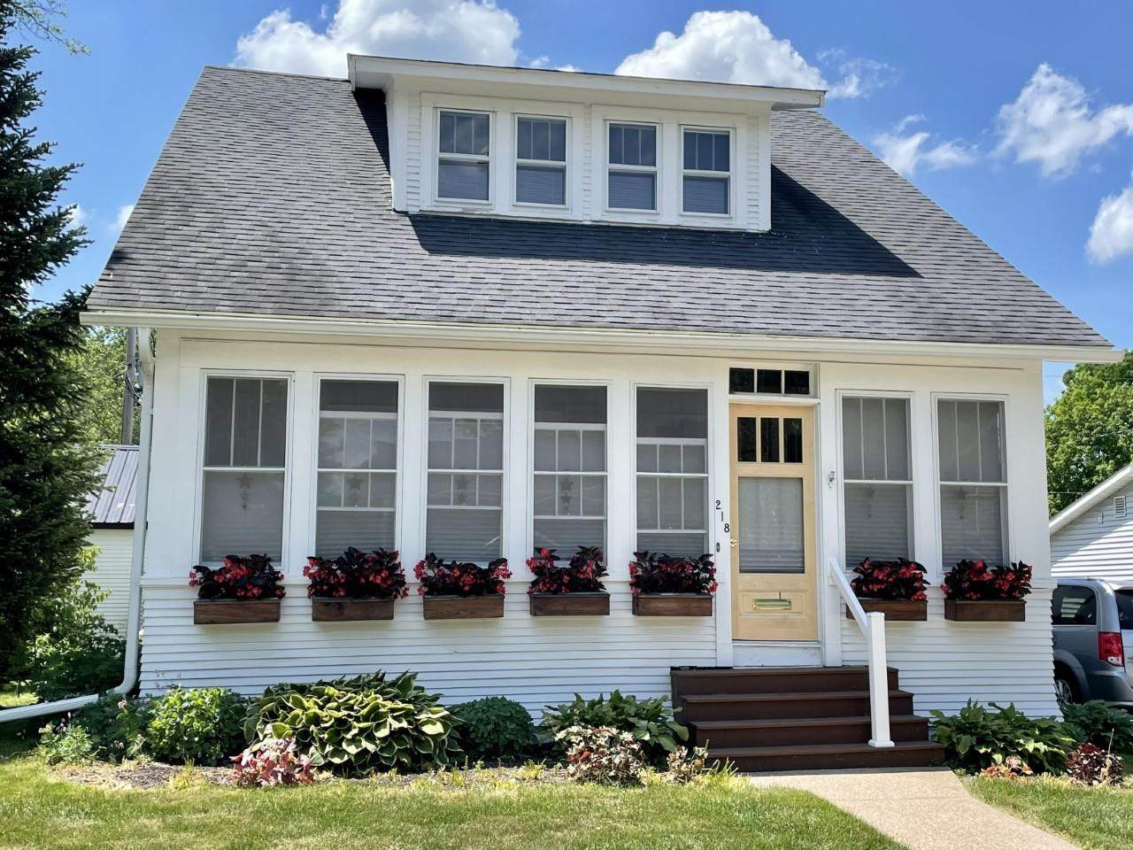 218 Hewett Street - Photo 1