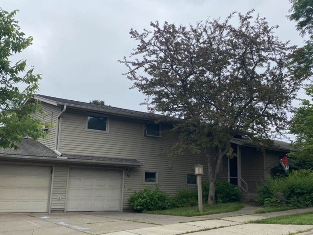 329 12TH AVENUE - Photo 1