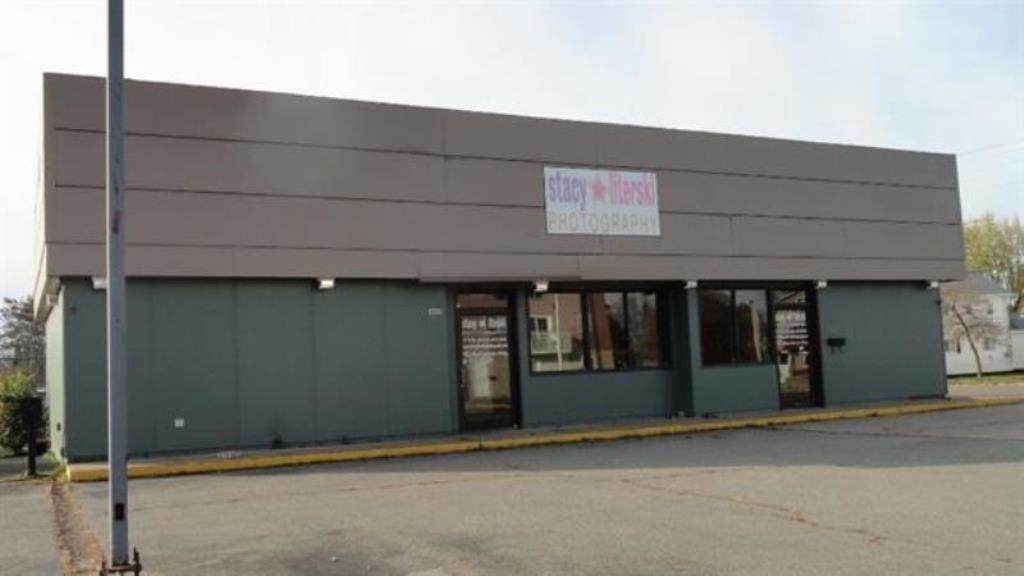 1325 Main Street - Photo 1