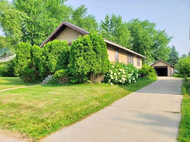 903 Blodgett Street - Photo 1