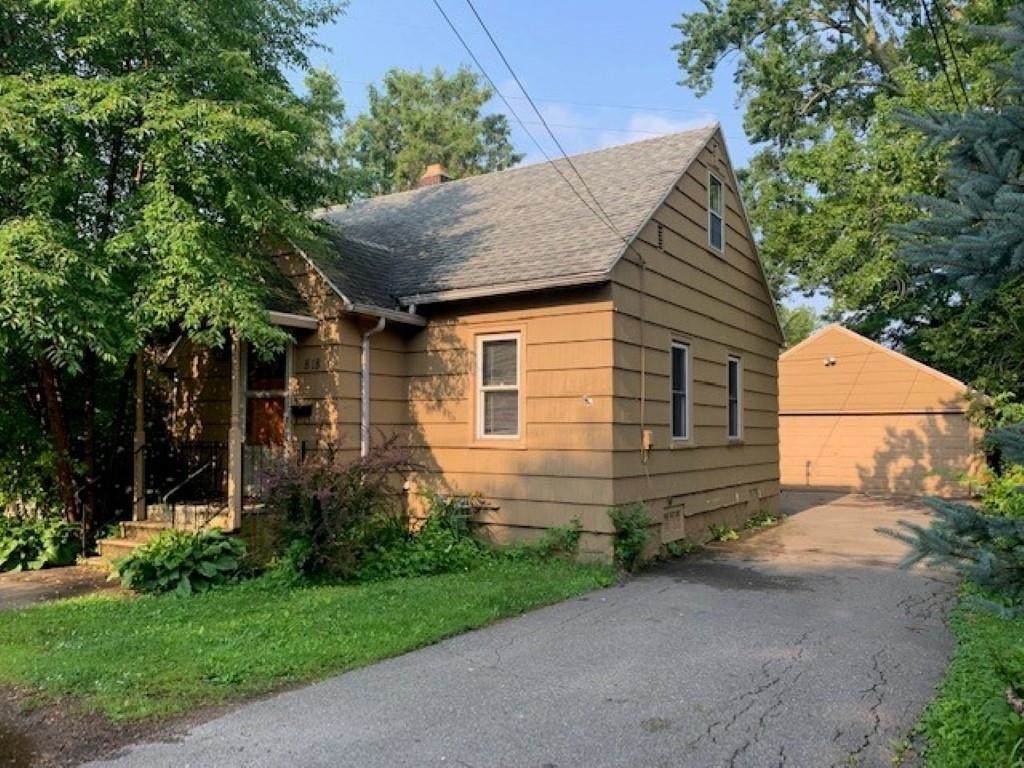 818 Floral Lane - Photo 1