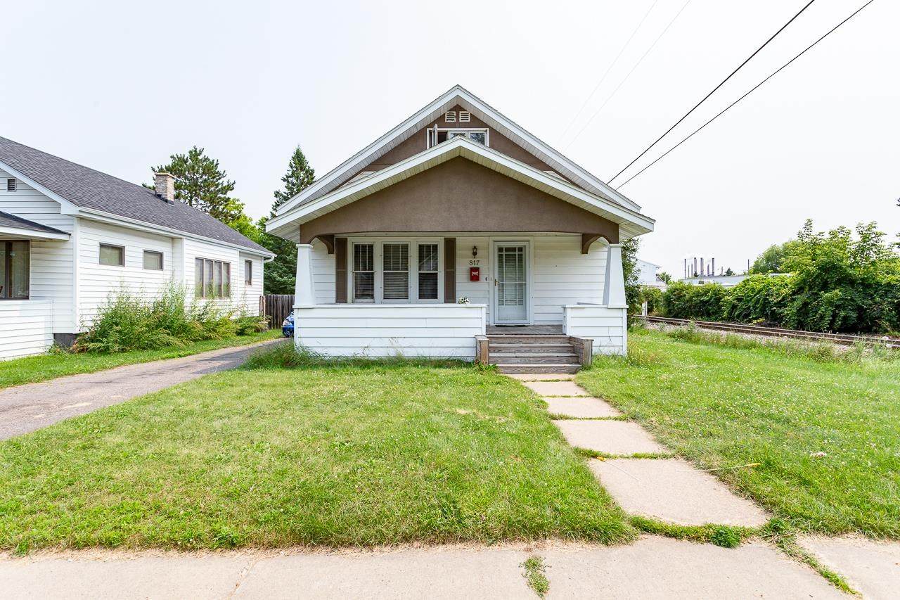 817 5TH AVENUE - Photo 1