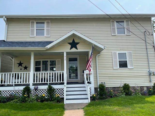 713 Graham Avenue - Photo 1
