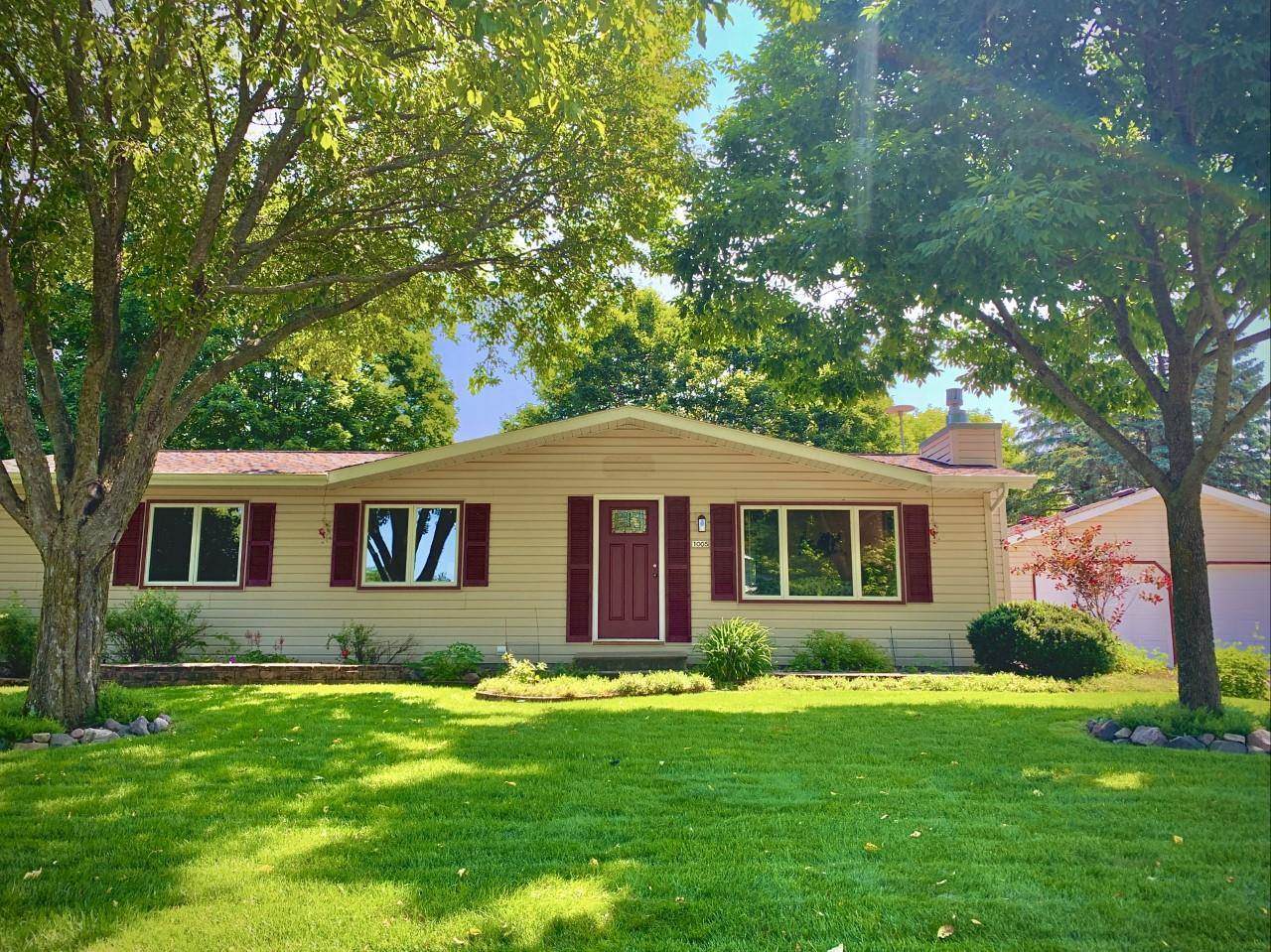 1005 Cottage Street - Photo 1